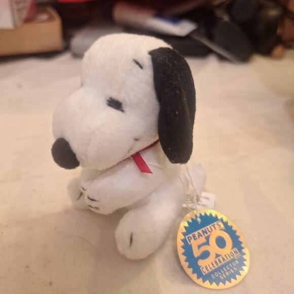 Wendy's 50th Celebration Snoopy W/Tags 3" - Picture 1 of 6